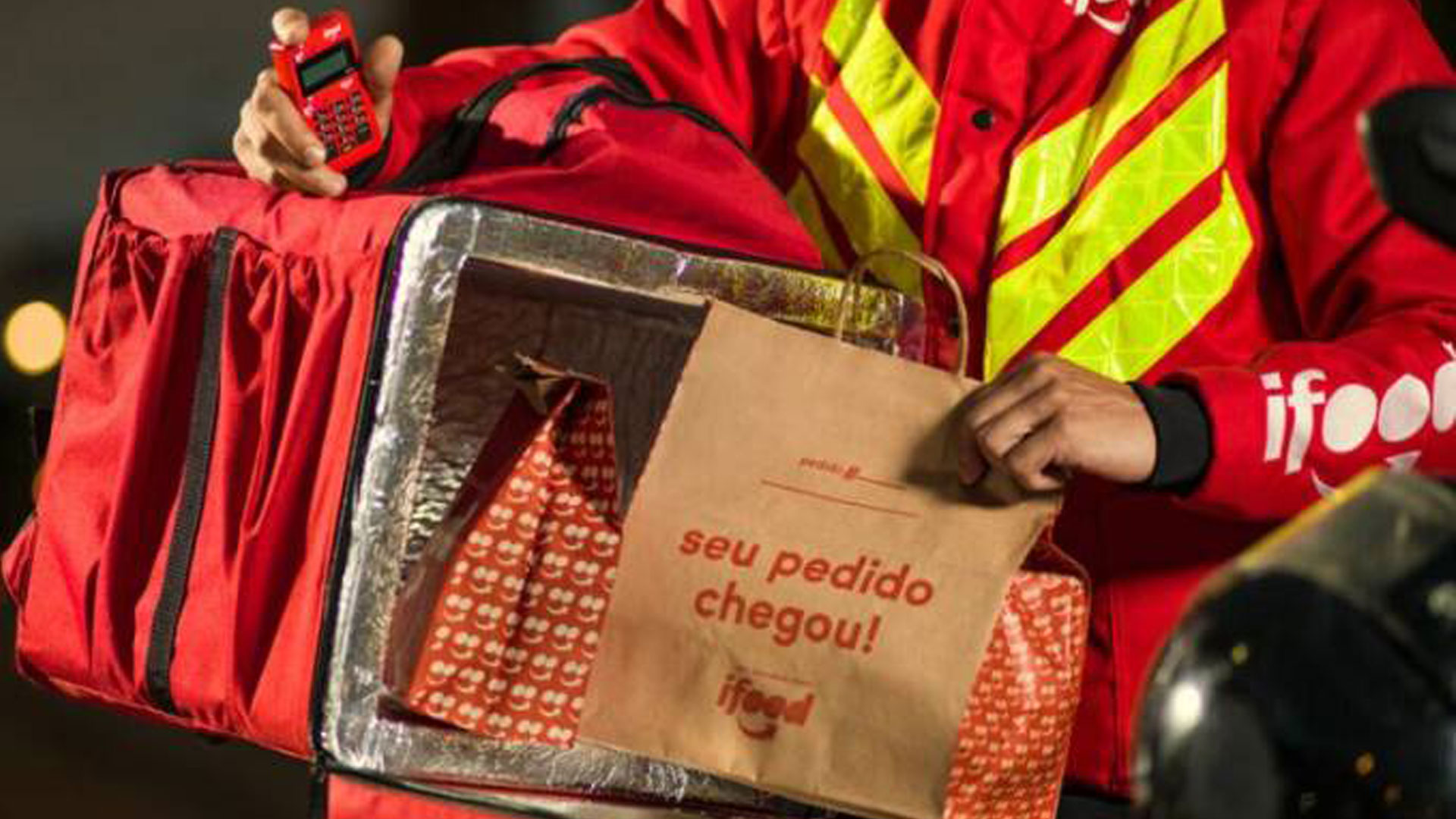 ifood aims deliverymen in new campaign.