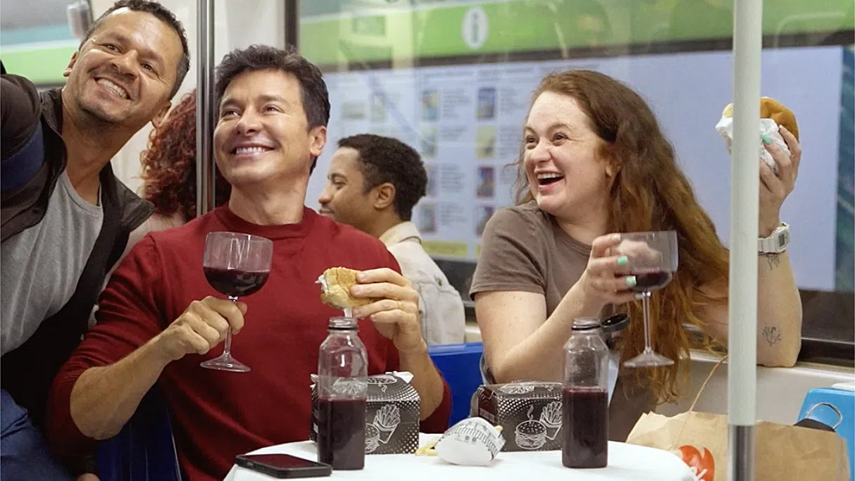 iFood leva trend para as ruas com Rodrigo Faro